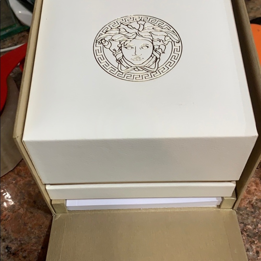 Versace Watch - Picture 6 of 7